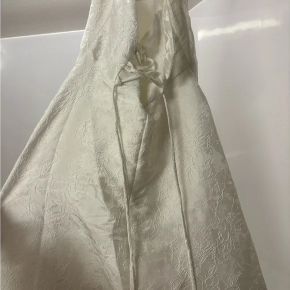 Cider Ivory Jacquard Halter V-Neck Midi Dress - Picture 14 of 15